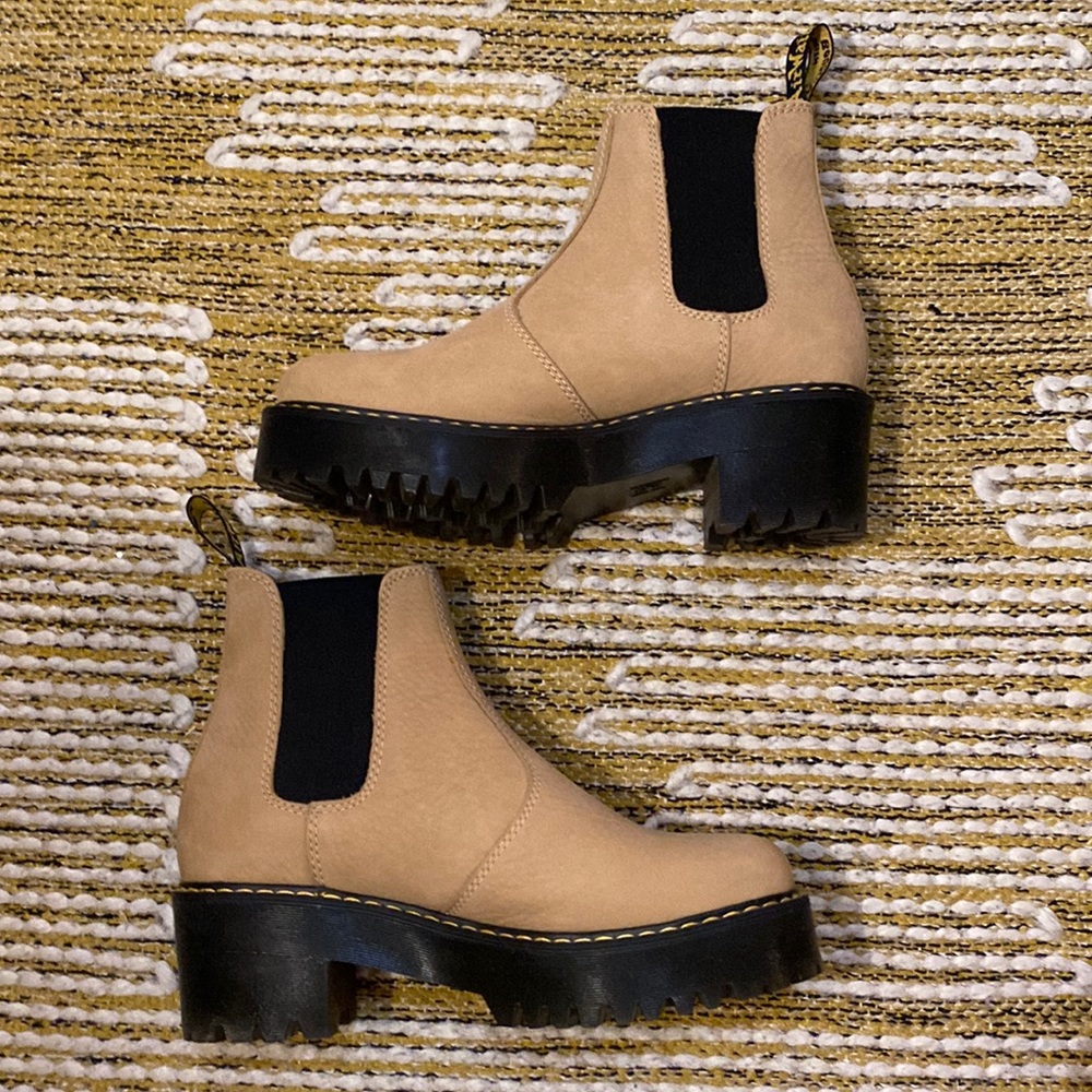 Doc Marten Heeled Chelsea boot